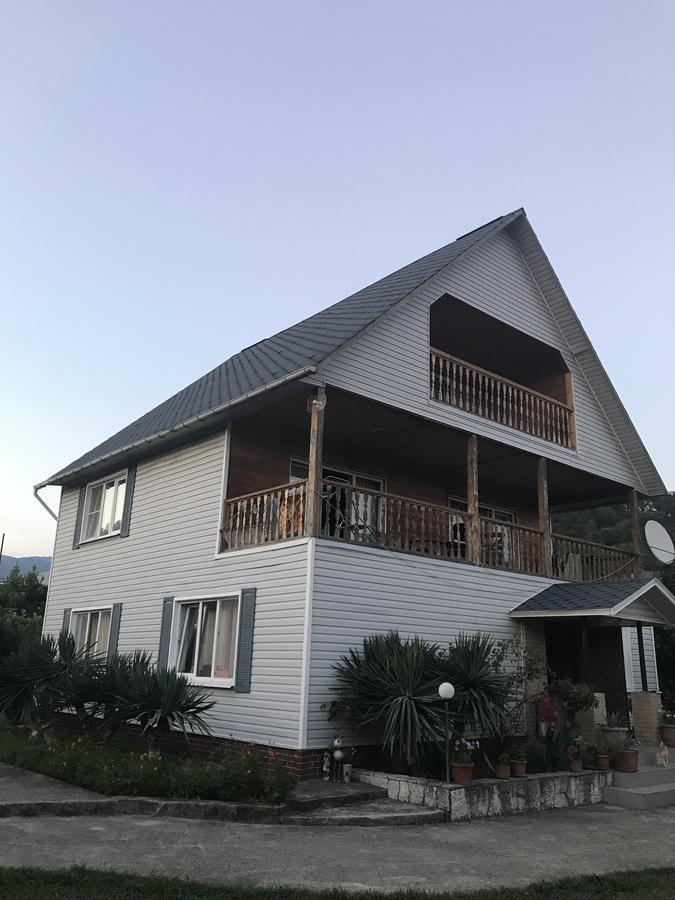 Dom U Morya Hotel Pizunda Ngoại thất bức ảnh